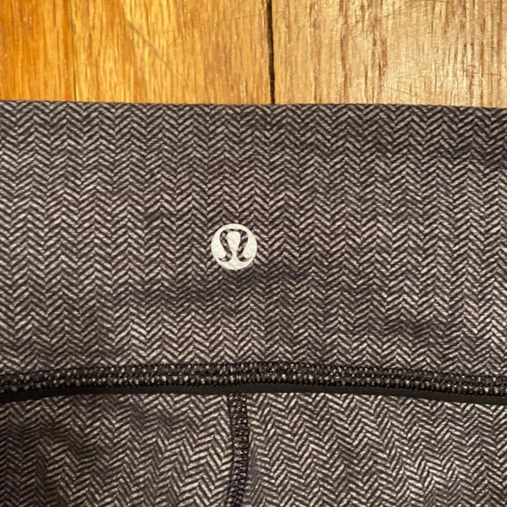 Lululemon - Picture 4 of 4